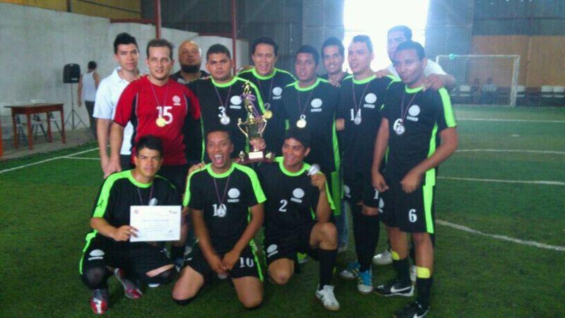 20412_554173487930078_1633501558_n